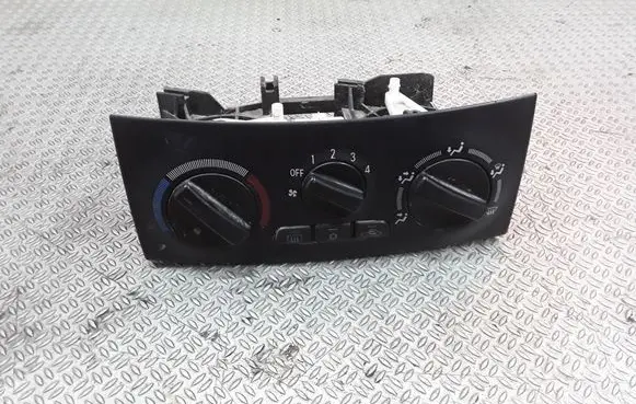 Mitsubishi Space Star Climate control unit MR914556