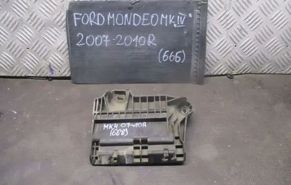 Ford Mondeo MK IV Battery box tray 