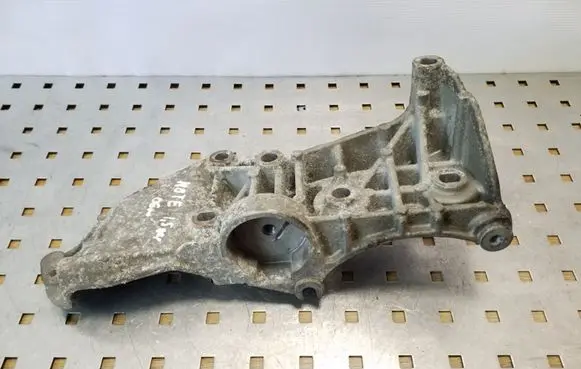 Nissan Note (E11) Generator/alternator bracket 
