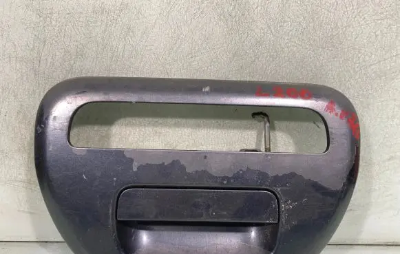 Mitsubishi L200 Tailgate/trunk/boot exterior handle Mn182545