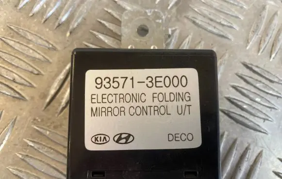 KIA Sorento Wing mirror control module 935713E000