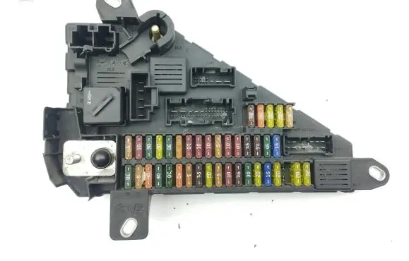 BMW 5 E60 E61 Fuse module 6906618
