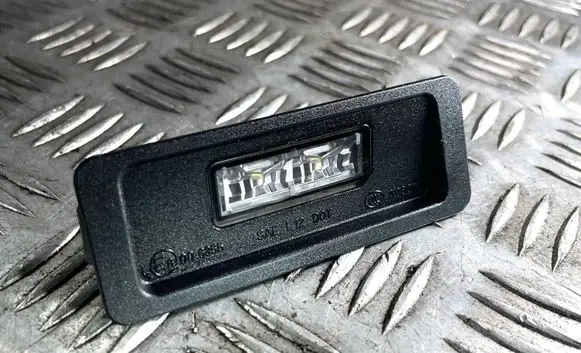 Volvo V40 Number plate light 31352526