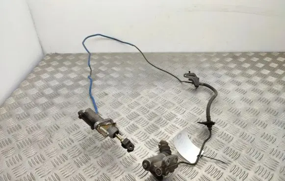 Honda FR-V Master brake cylinder