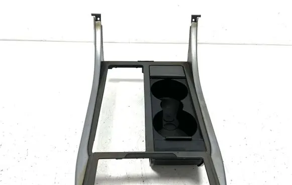 Cup holder front
