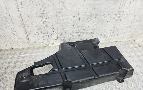 Rear underbody cover/under tray