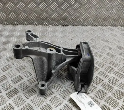 Nissan Juke II F16 Engine mount bracket 112106PB0A
