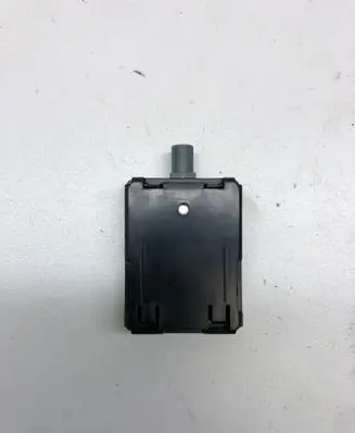 Volkswagen Golf VIII Aerial antenna amplifier 5H0035510