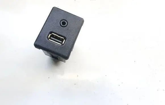 Opel Insignia A USB socket connector P20868798 NAL1120209F5