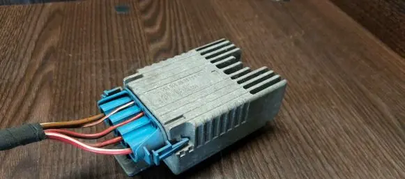 Mercedes-Benz A W168 Coolant fan relay A0235456832