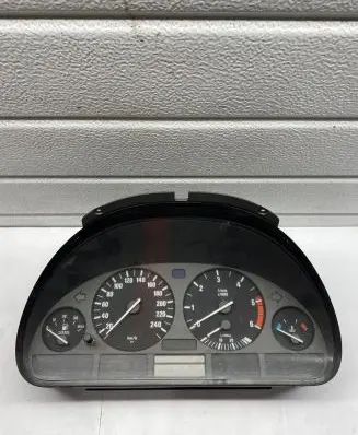 BMW 5 E39 Speedometer (instrument cluster) 88311228