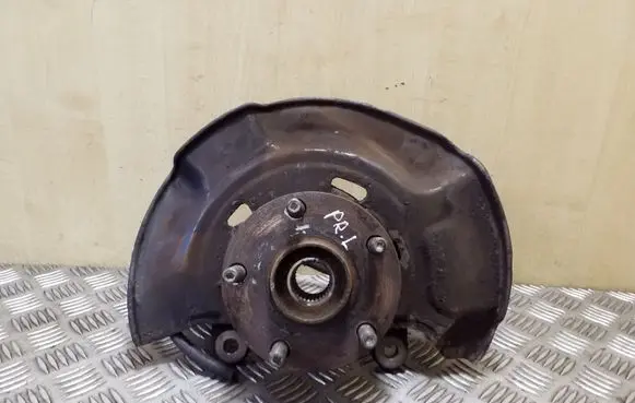 Toyota Avensis T270 Front wheel hub