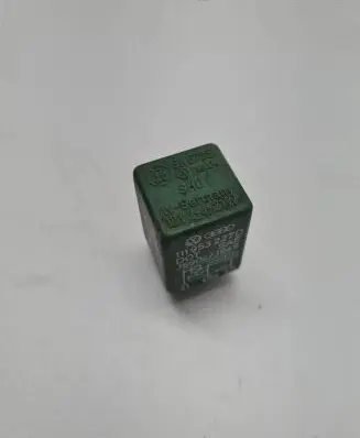Volkswagen Golf III Other relay 111953227D J590CJ945