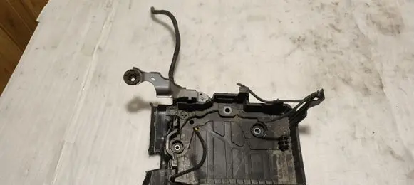 Dacia Sandero III Battery box tray 648946748R