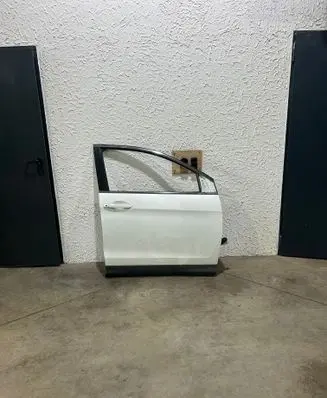 Honda CR-V Front door