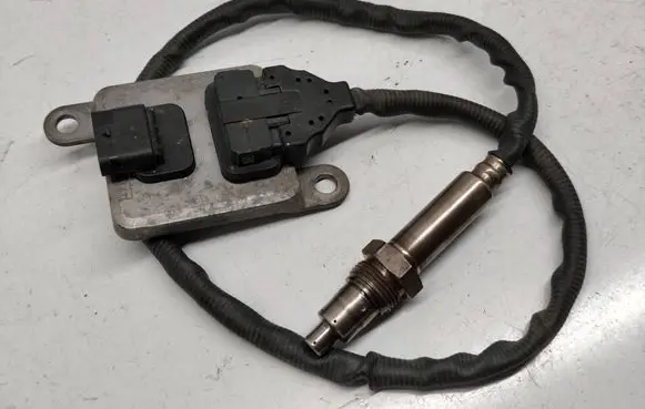 Mercedes-Benz C W205 Lambda probe sensor A0009053503 5WK96682D 0009053503