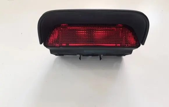Honda CR-V Third/center stoplight P6939