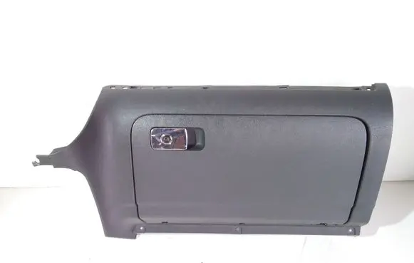 Volkswagen Golf V Glove box