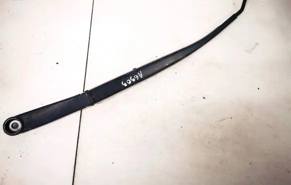 KIA Sportage Front wiper blade arm