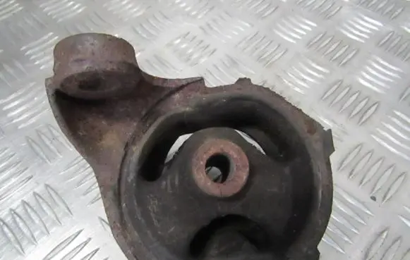 Honda Accord Engine mount bracket