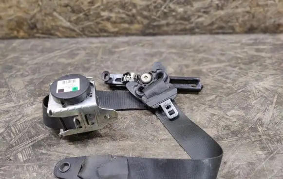 Mini One - Cooper R50 - 53 Front seatbelt 601028800D