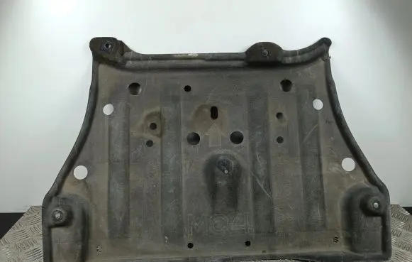 KIA Sorento IV Engine splash shield/under tray 62408P2000