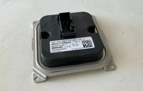 Renault Clio V LED ballast control module 260556623R 19293 A2C90665803