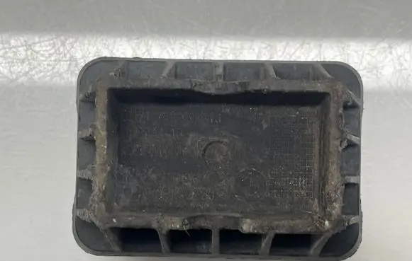BMW 3 E90 E91 Jacking socket point 7123311