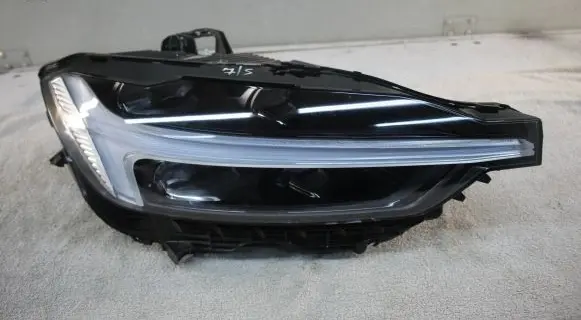 Volvo XC60 Headlight/headlamp 32337387 10607B8 10607BTARCA