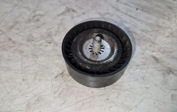 Mercedes-Benz E W212 Belt tensioner pulley A6512000370