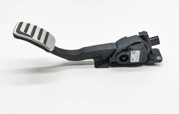 Volvo V40 Accelerator throttle pedal 31341777