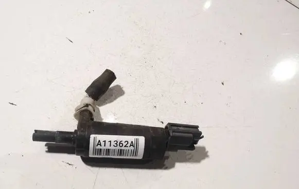 Ford Focus Headlight washer pump 5W9313K082AA
