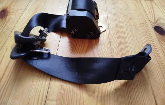 Nissan Micra Rear seatbelt 33048809 88844AX311