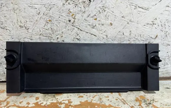 BMW 3 E90 E91 Fuse box cover 7120408 72758411