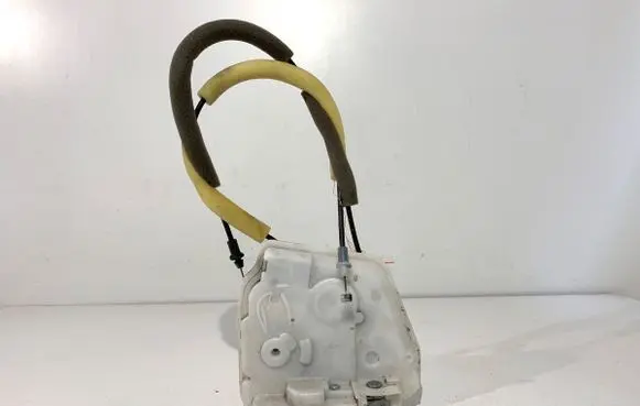 Mazda 2 Rear door lock
