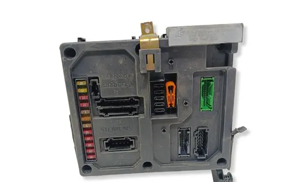 Seat Alhambra (Mk1) Fuse module 7M0971882A