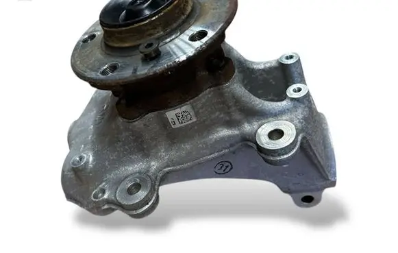 BMW 4 F32 F33 Front wheel hub spindle knuckle 6799097 31216799097 31206876840