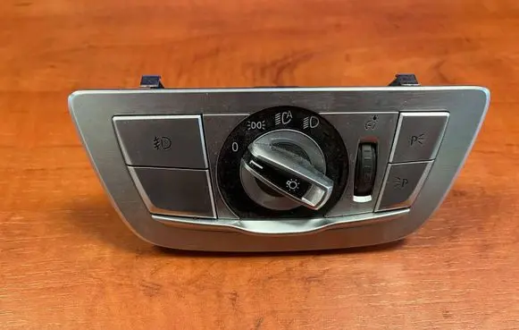 BMW 5 G30 G31 Light switch 6841889 684188902