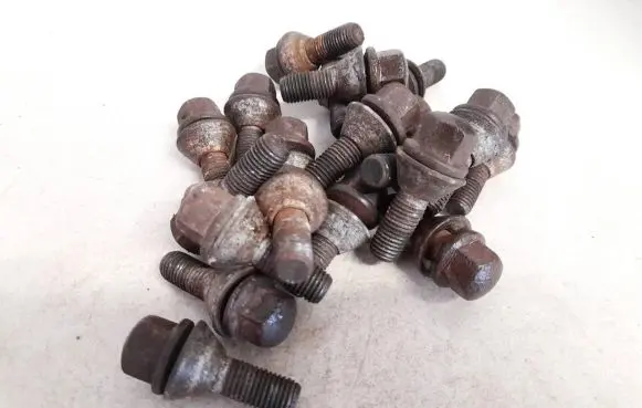 Saab 9-3 Ver2 Nuts/bolts 
