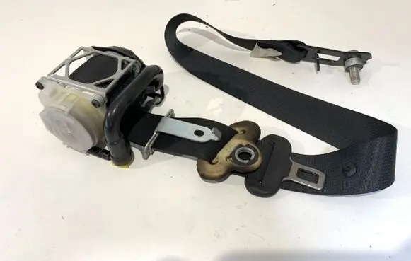 Mazda 2 Front seatbelt