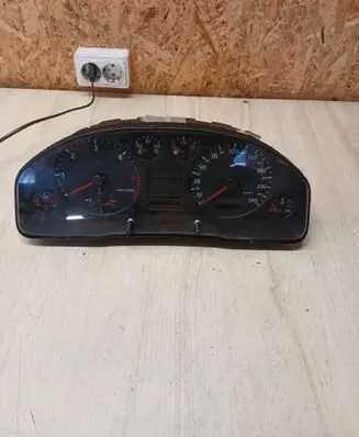 Audi A6 S6 C5 4B Speedometer (instrument cluster) 110008888011 4B0919860N