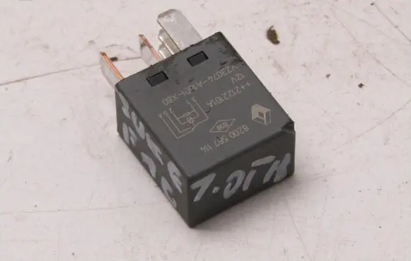 Nissan Juke II F16 Other relay 8200587114