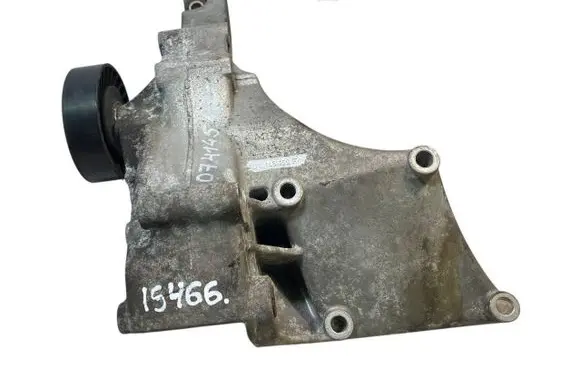 Volkswagen Transporter - Caravelle T4 Generator/alternator bracket 074145169F