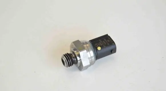 Mercedes-Benz C W205 Fuel pressure sensor A0091535228