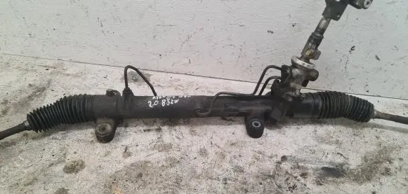 Toyota Avensis T250 Steering rack