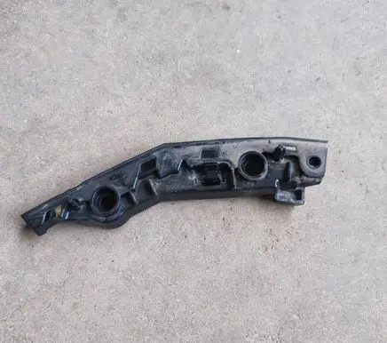 Skoda Karoq Front bumper mounting bracket 37A807184A