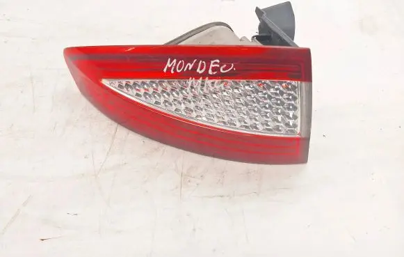 Ford Mondeo MK IV Rear/tail lights 7S7113405A