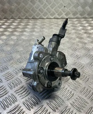 BMW 1 E81 E87 Fuel injection high pressure pump 7807495