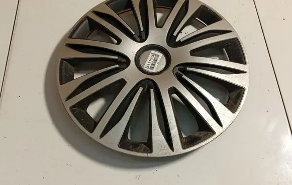 Nissan Tiida C11 R15 wheel hub/cap/trim 