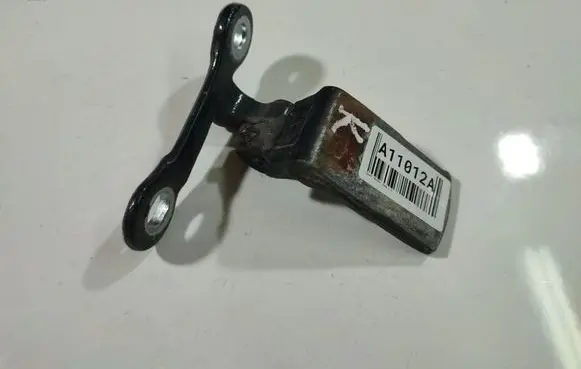 Opel Vectra C Rear door lower hinge 